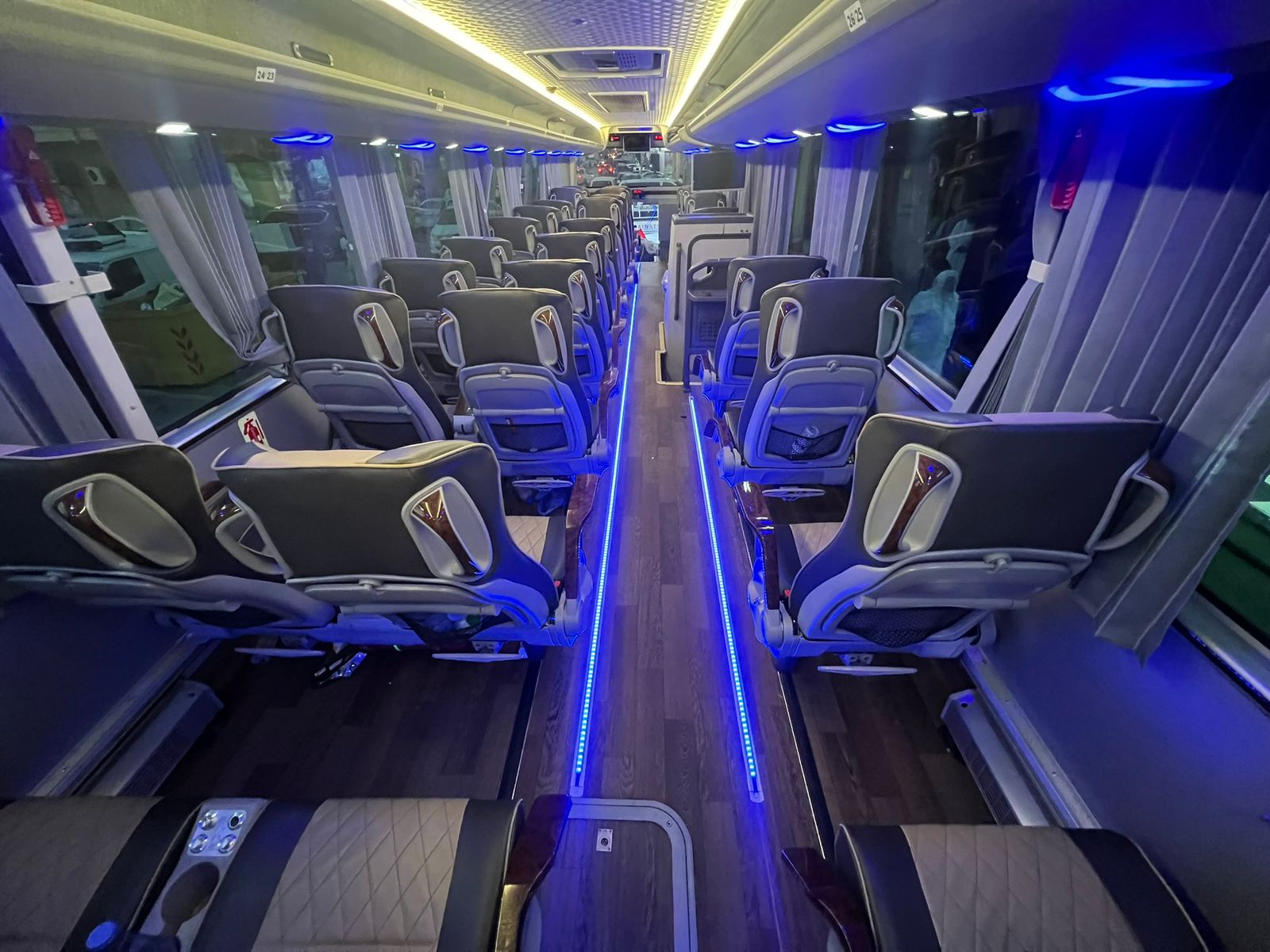 تجهيزات الباص الداخلية